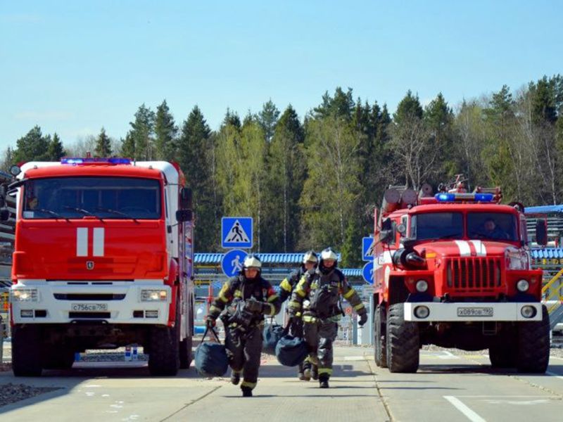 Пожарные в Пушкинском округе отработали навыки тушения нефтехранилищ Новости Пушкино 