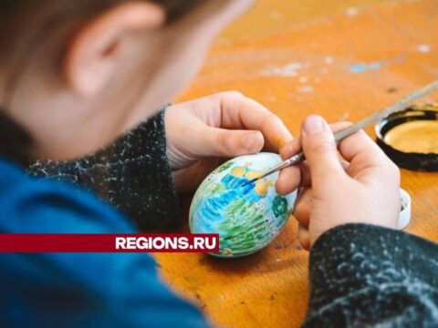 Юные художники студии «Сказки красок» подготовили к Пасхе тематически рисунки и расписные яйца Новости Пушкино 
