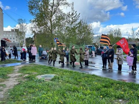 Парад Победы провели во дворе ветерана-фронтовика Егора Орлова в поселке Лесной Новости Пушкино 